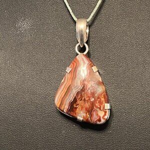 VINTAGE 925 Marked Orca Agate Pendant on a 23" 925 Marked Chain (128)